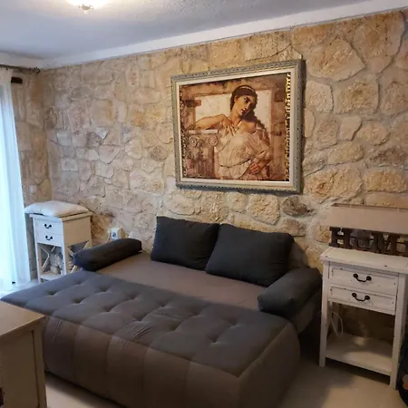 Stone Siviri