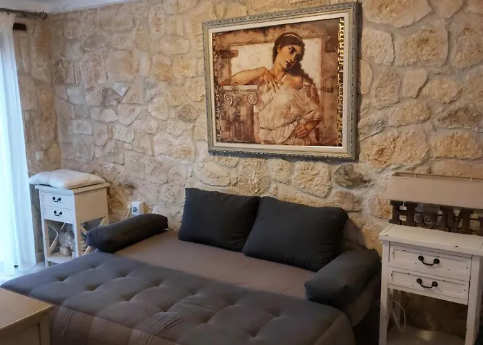 Stone Siviri
