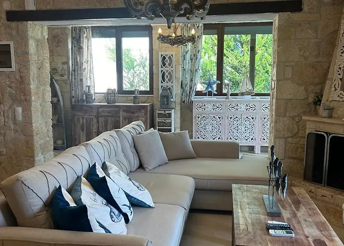 Villa Stone *
